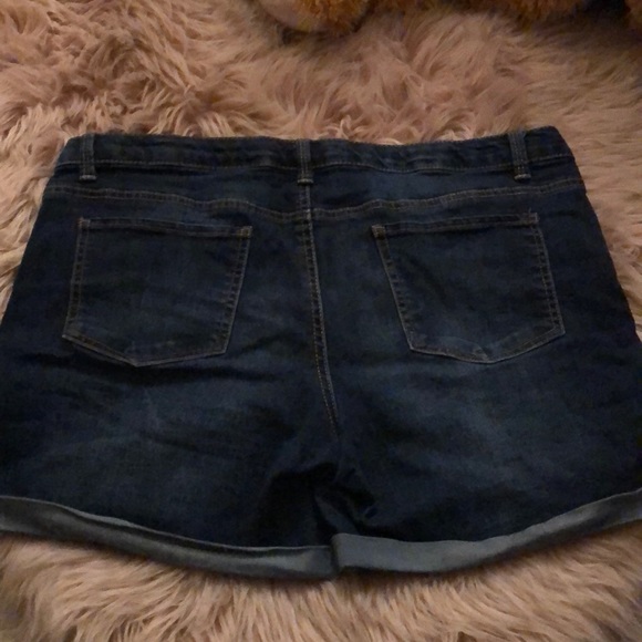 Kohl’s blue jean short women’s 12 - Picture 2 of 3